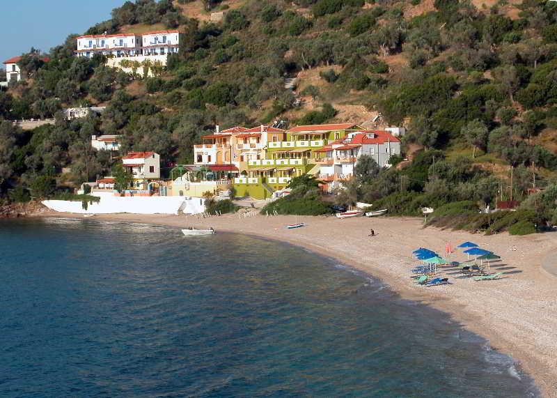Nereides Seaside Apartments Marathókampos Exteriör bild
