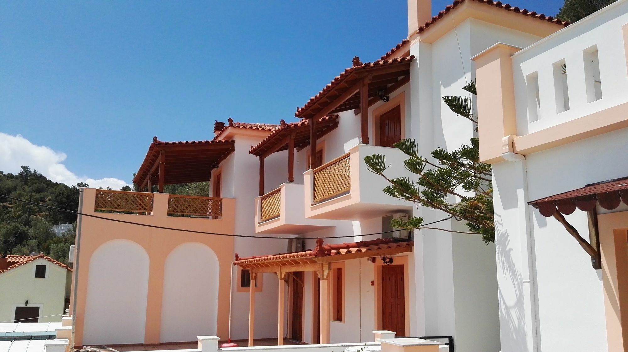 Nereides Seaside Apartments Marathókampos Exteriör bild